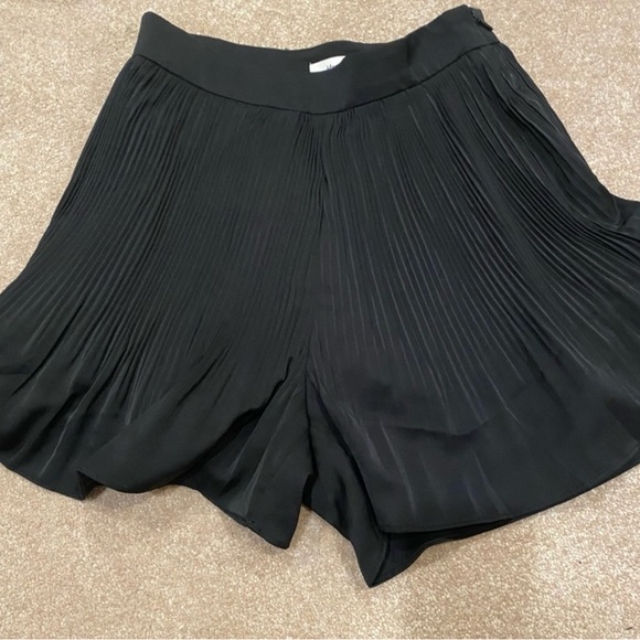 Idem Ditto pens size medium Milla black‎ pleated shorts that look like a skirt - Picture 5 of 8